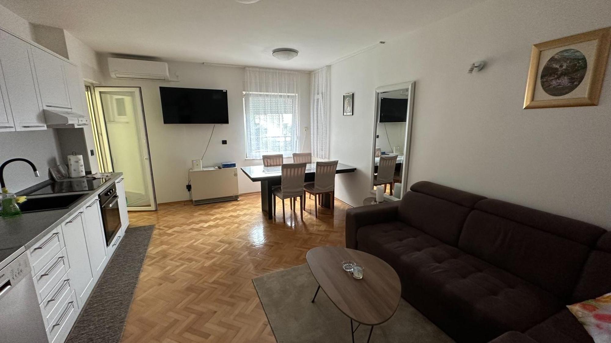 Apartmani Jelena אופטיה מראה חיצוני תמונה