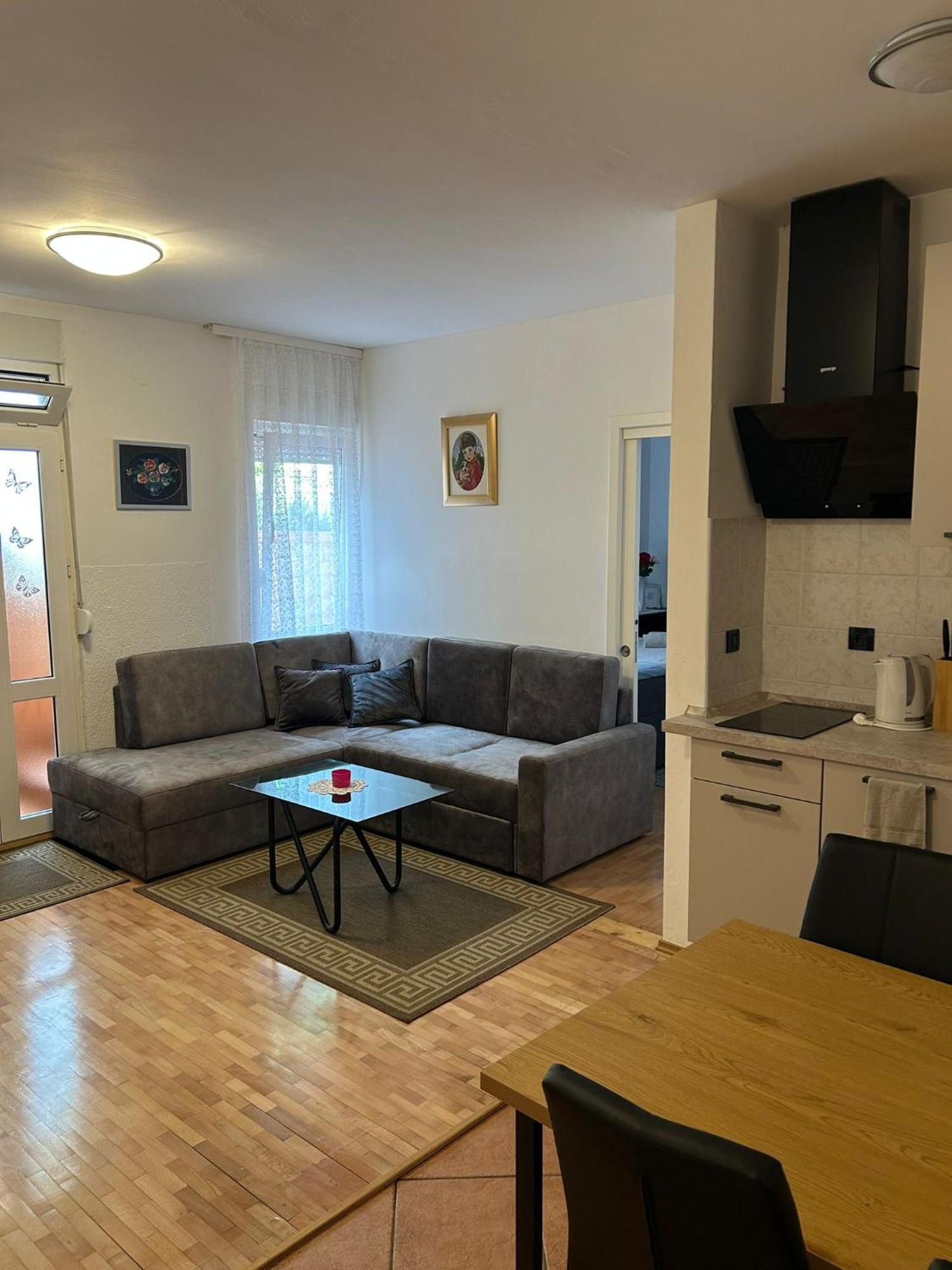 Apartmani Jelena אופטיה מראה חיצוני תמונה