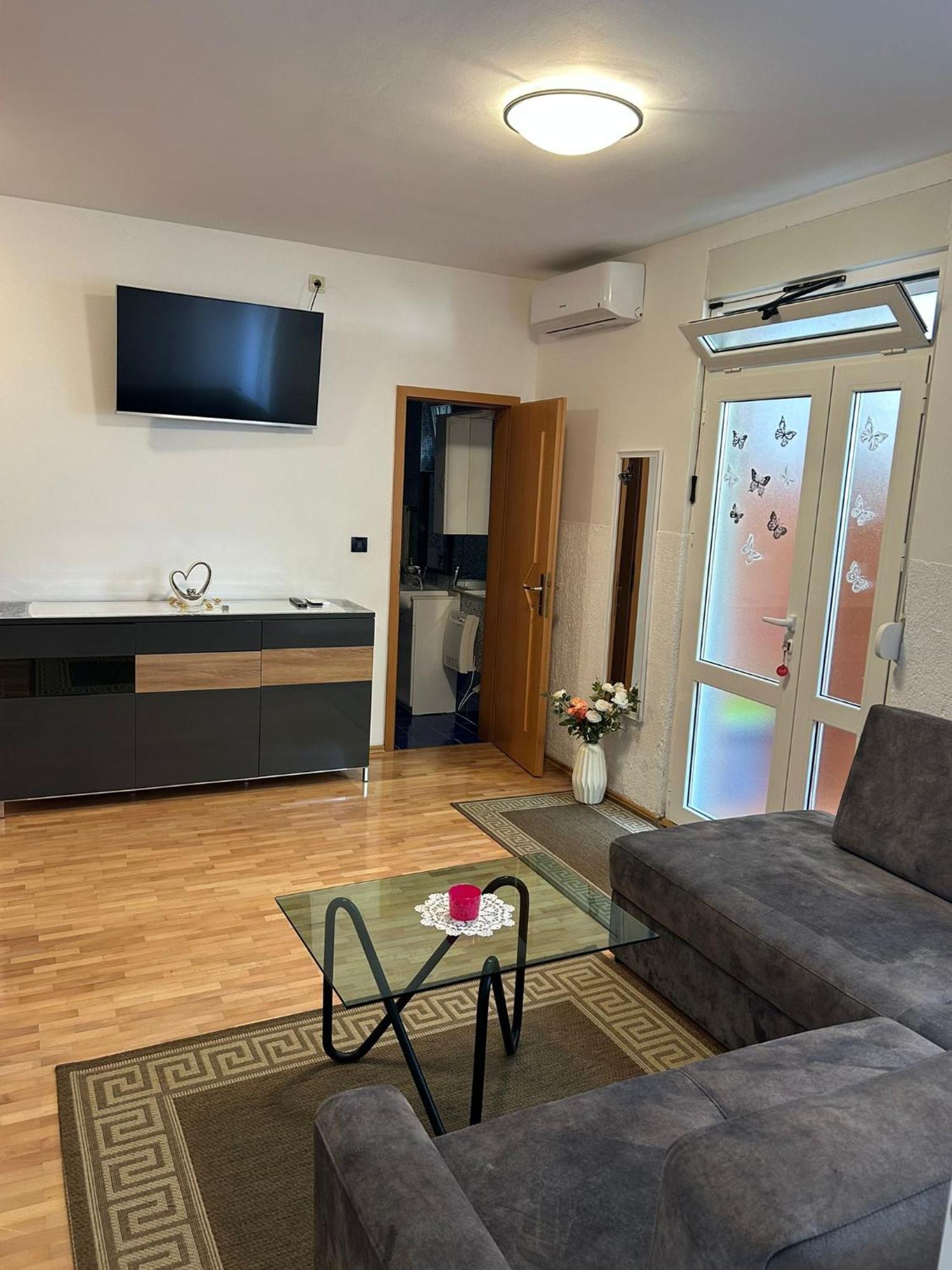 Apartmani Jelena אופטיה מראה חיצוני תמונה